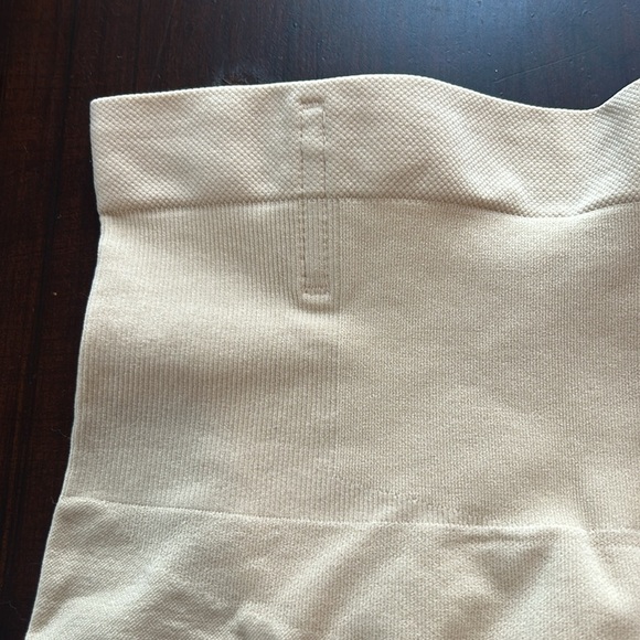 Shapermint® All Day Every Day Mid Waisted Shaper Shorts Nude Size XS/S - Picture 4 of 9